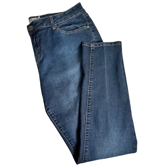 Torrid Denim Women's Size 16R Blue Wash Jeans Classic Fit Stretch - Picture 1 of 9